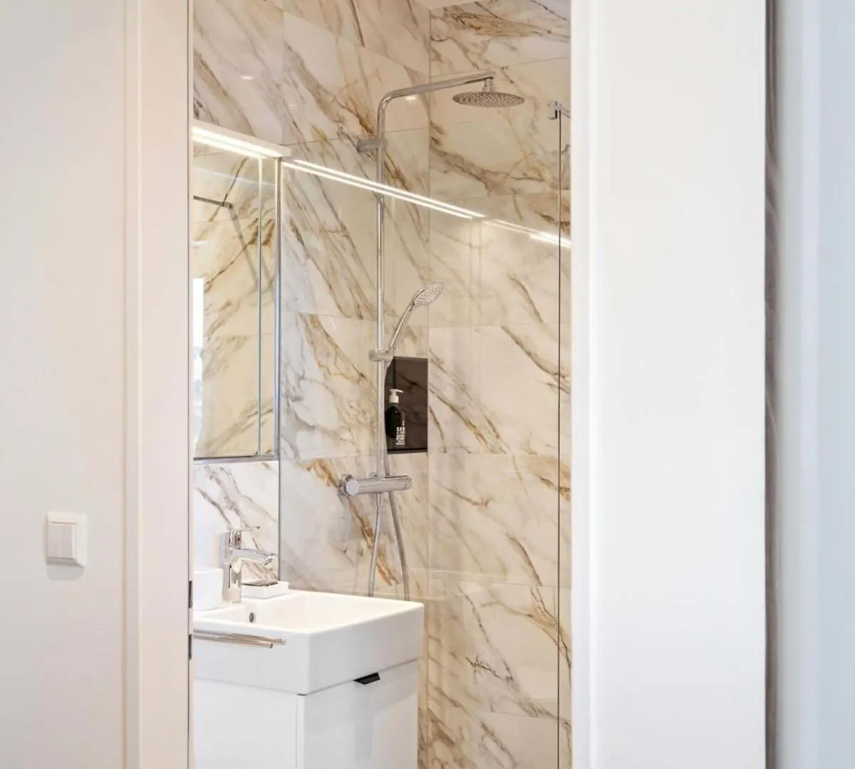 Appartement Sleek And Chic Studio In The Heart Of Luxembourg City 0*,